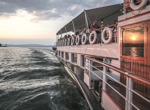 Mainau Insel Cruise mit der Hohentwiel bei Sonnenuntergang © Michael Häfner